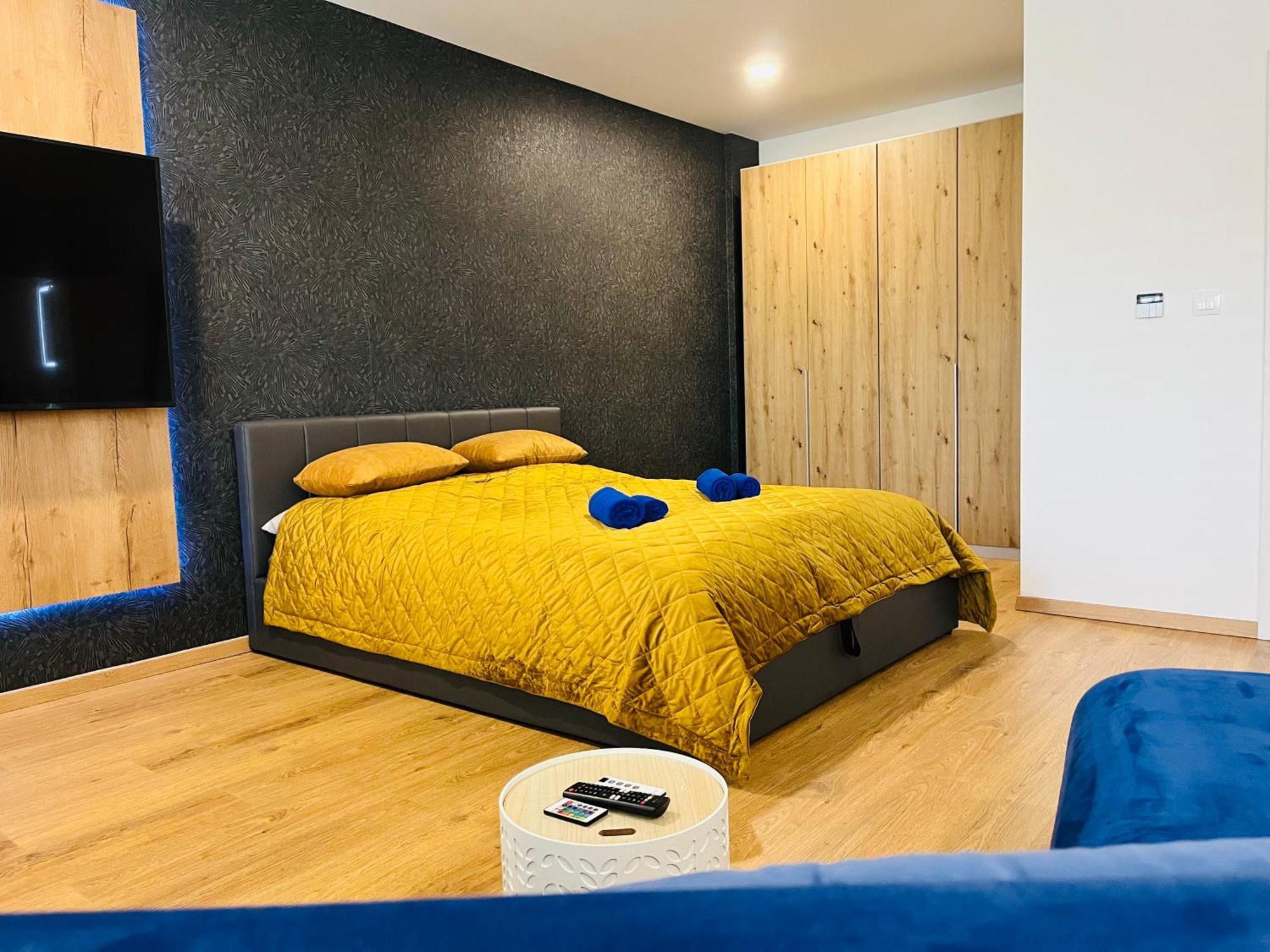 Apartman Sitka Apartment เตร็นชีน ภายนอก รูปภาพ