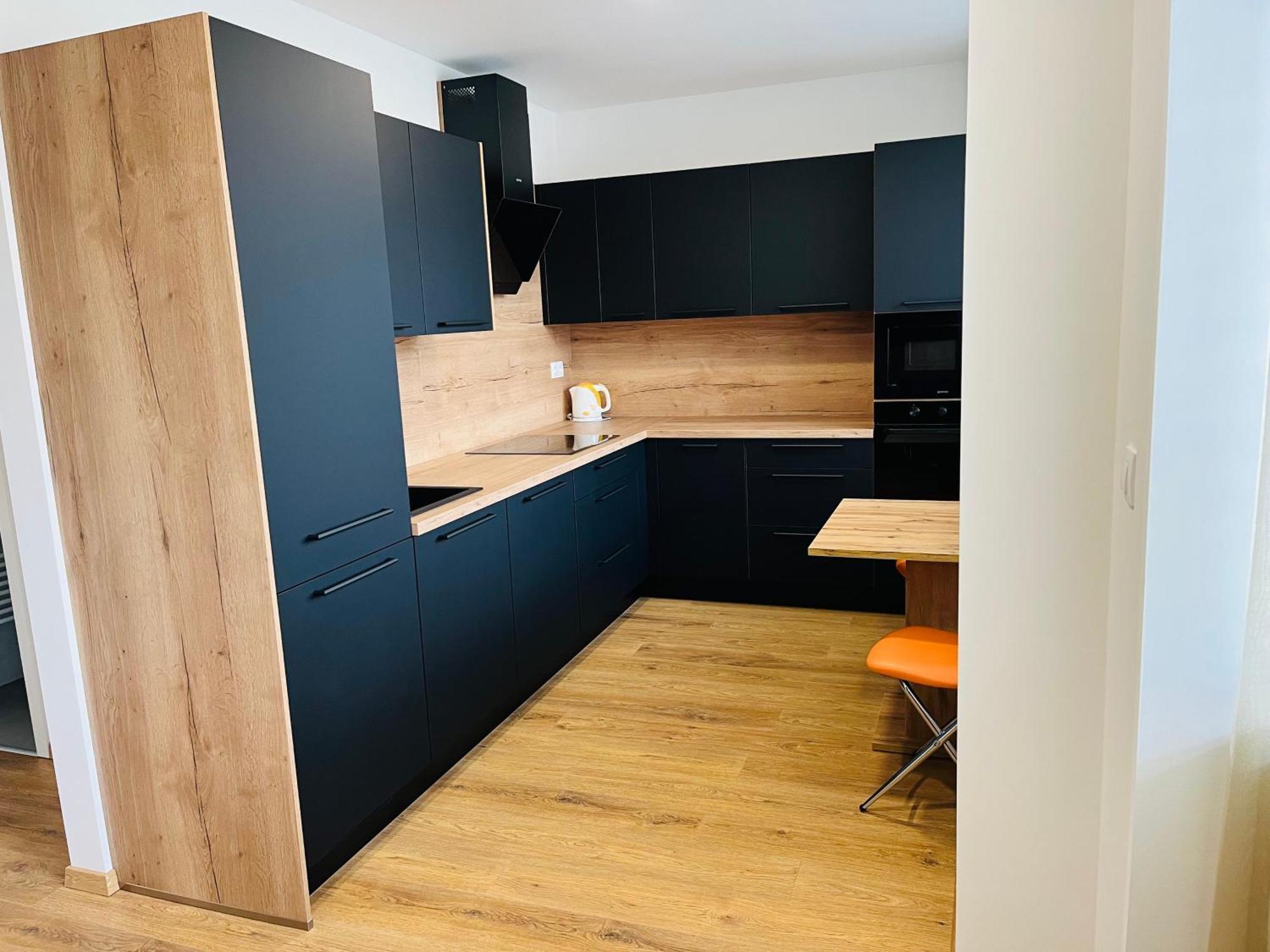 Apartman Sitka Apartment เตร็นชีน ภายนอก รูปภาพ